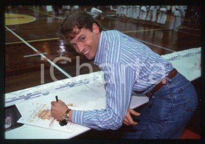 35mm vintage slide* 1990 ca MILANO IL RAGAZZO DAL KIMONO D'ORO - Ron WILLIAMS 25