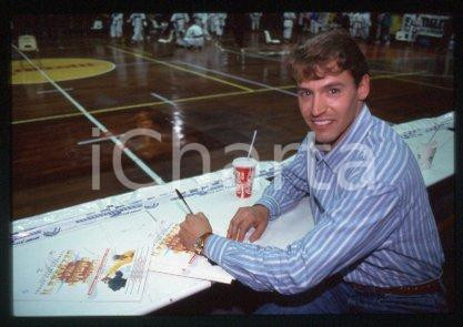 35mm vintage slide* 1990 ca MILANO IL RAGAZZO DAL KIMONO D'ORO - Ron WILLIAMS 36