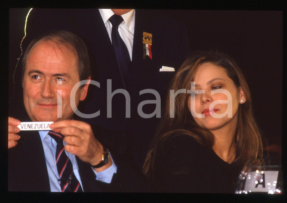 35mm vintage slide* 1989 ROMA Joseph BLATTER con Ornella MUTI (3)