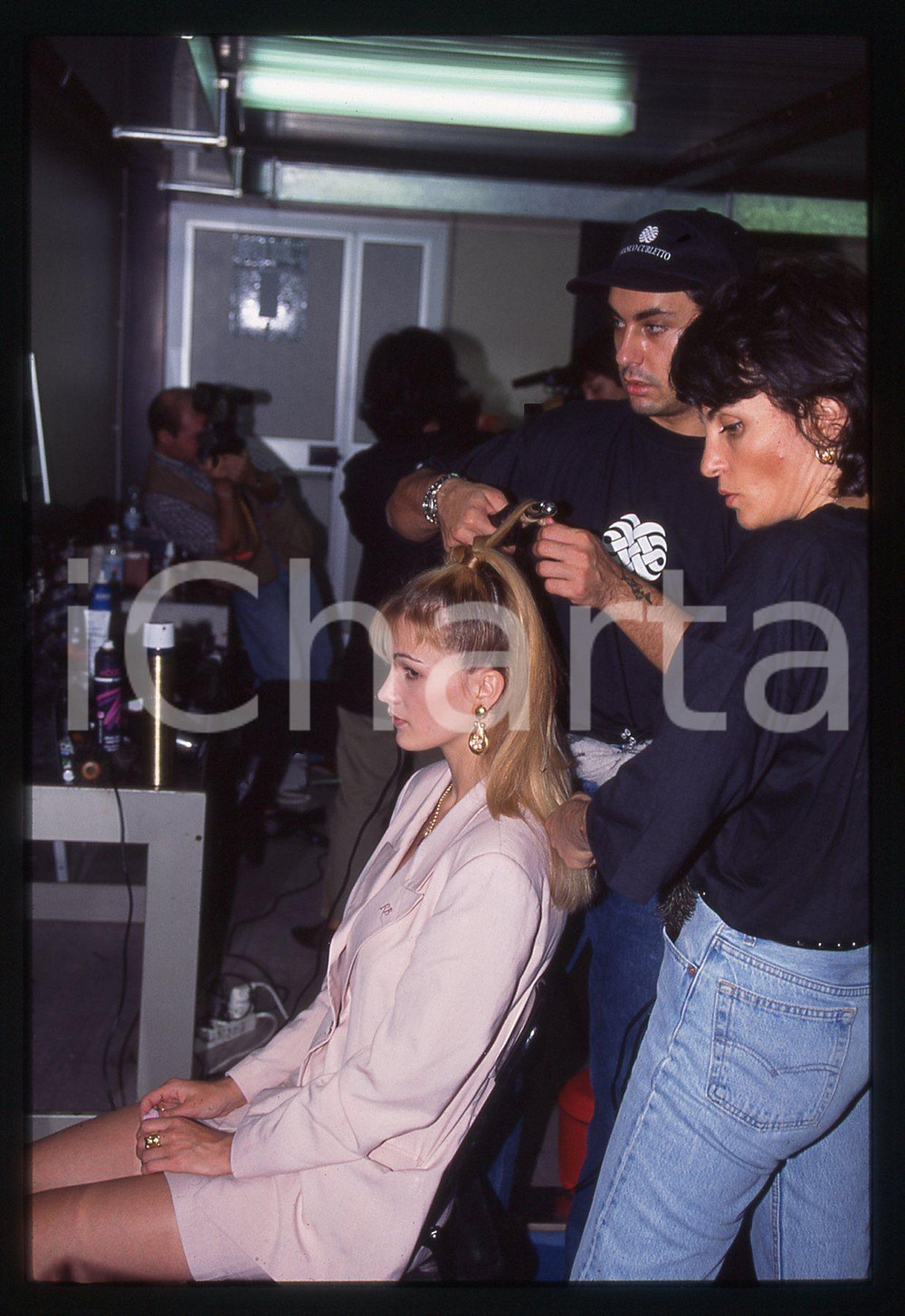 35mm vintage slide*1995 MILANO Parrucchieri Franco CURLETTO pettinano Eva HENGER