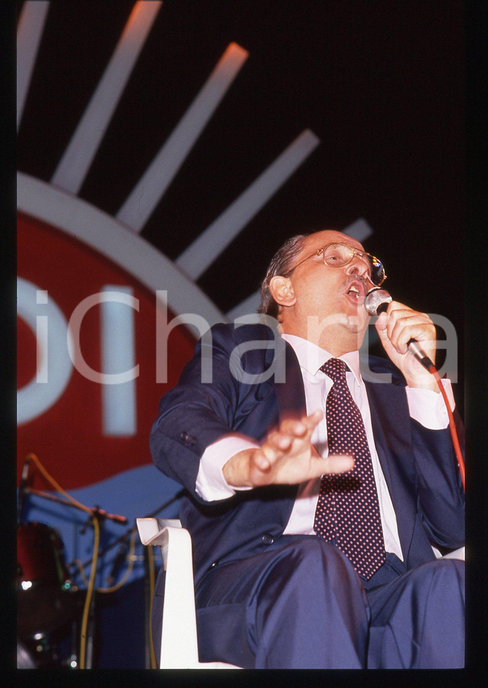 35mm vintage slide* 1989 MILANO Domenico MODUGNO canta ad un comizio del PSDI 20
