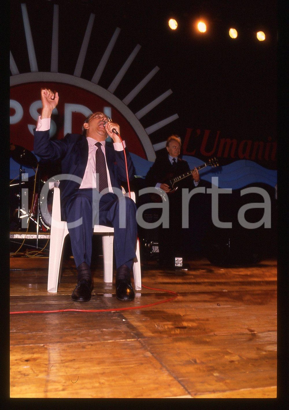 35mm vintage slide* 1989 MILANO Domenico MODUGNO canta ad un comizio del PSDI 26