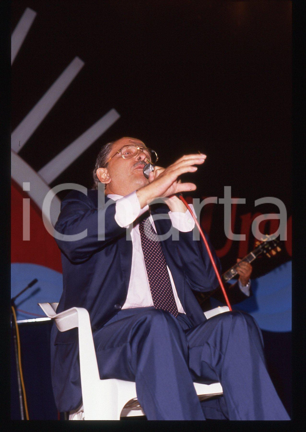 35mm vintage slide* 1989 MILANO Domenico MODUGNO canta ad un comizio del PSDI 11