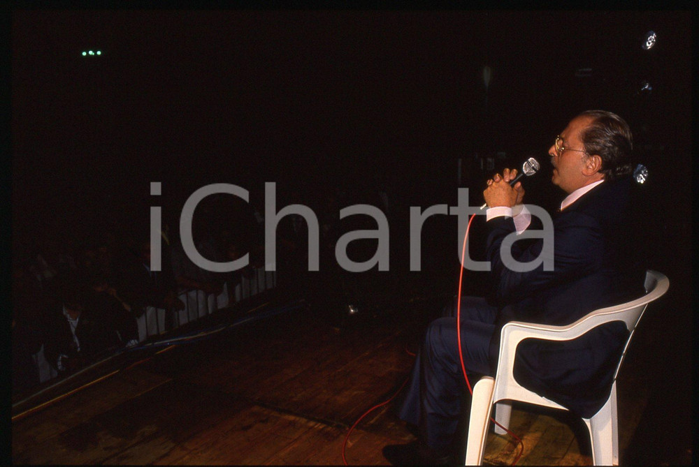 35mm vintage slide* 1989 MILANO Domenico MODUGNO canta ad un comizio del PSDI 21