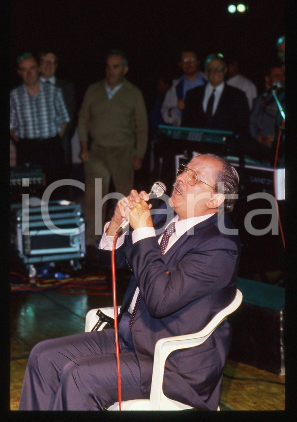 35mm vintage slide* 1989 MILANO Domenico MODUGNO canta ad un comizio del PSDI 57