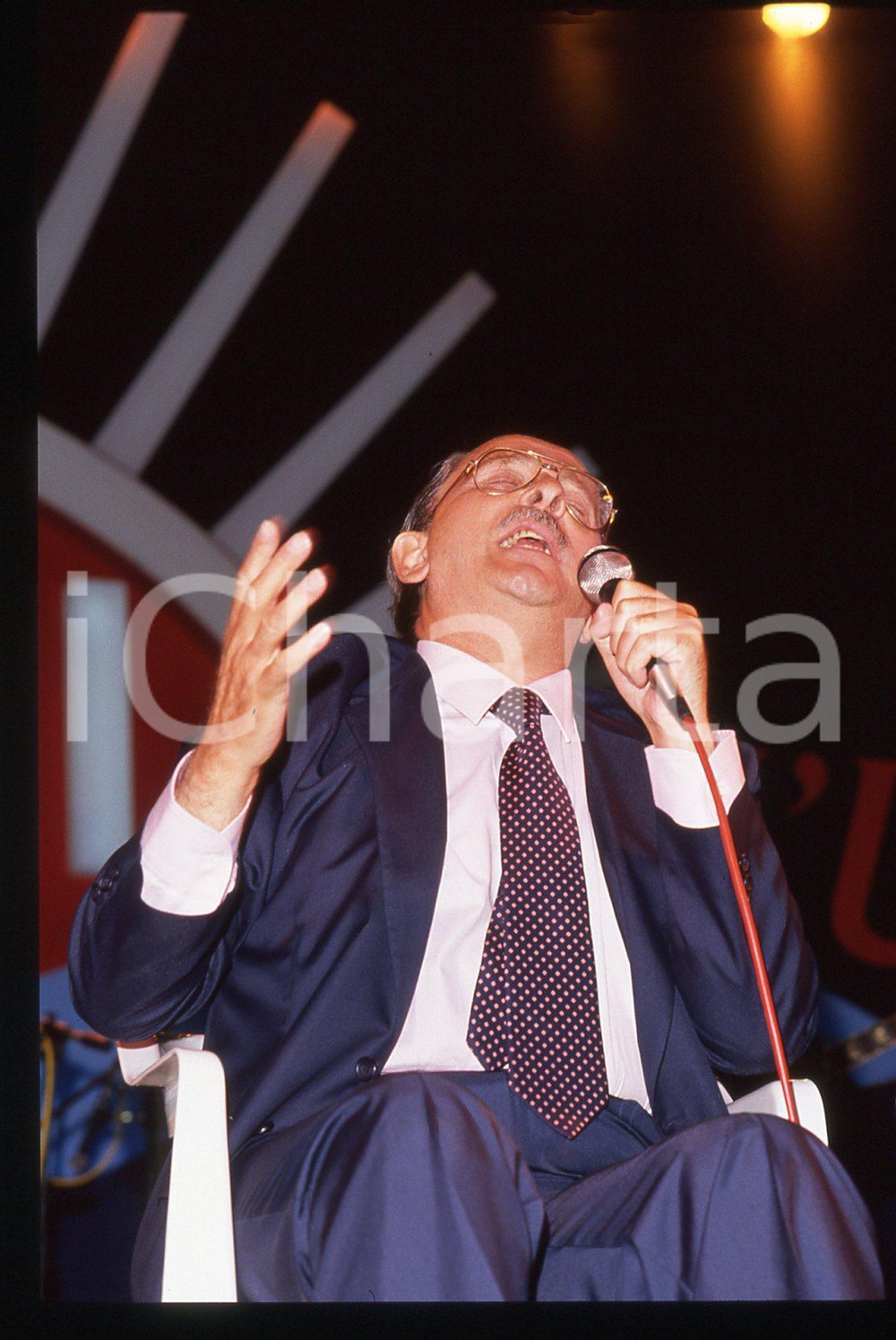 35mm vintage slide* 1989 MILANO Domenico MODUGNO canta ad un comizio del PSDI 52