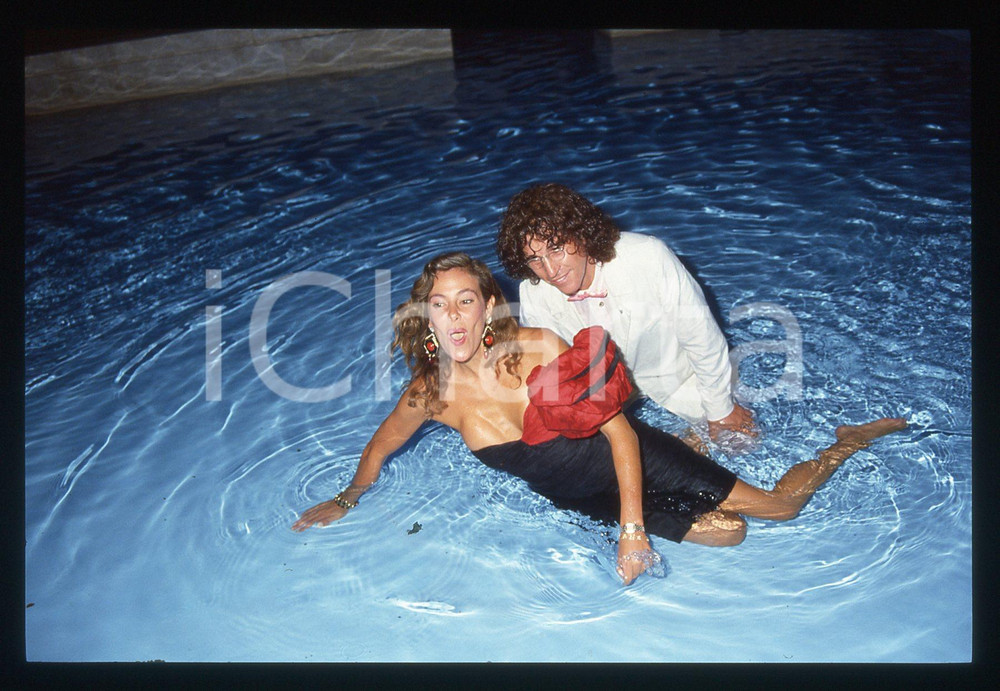 35mm vintage slide* 1988 COSTUME - Ana OBREGON e Gianfranco BULLO in piscina 12