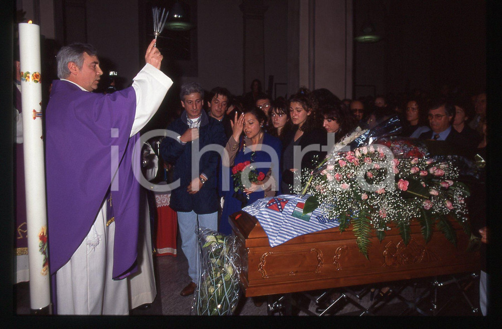 35mm vintage slide* 1995 BUSTO ARSIZIO don Silvano benedice salma Mia MARTINI