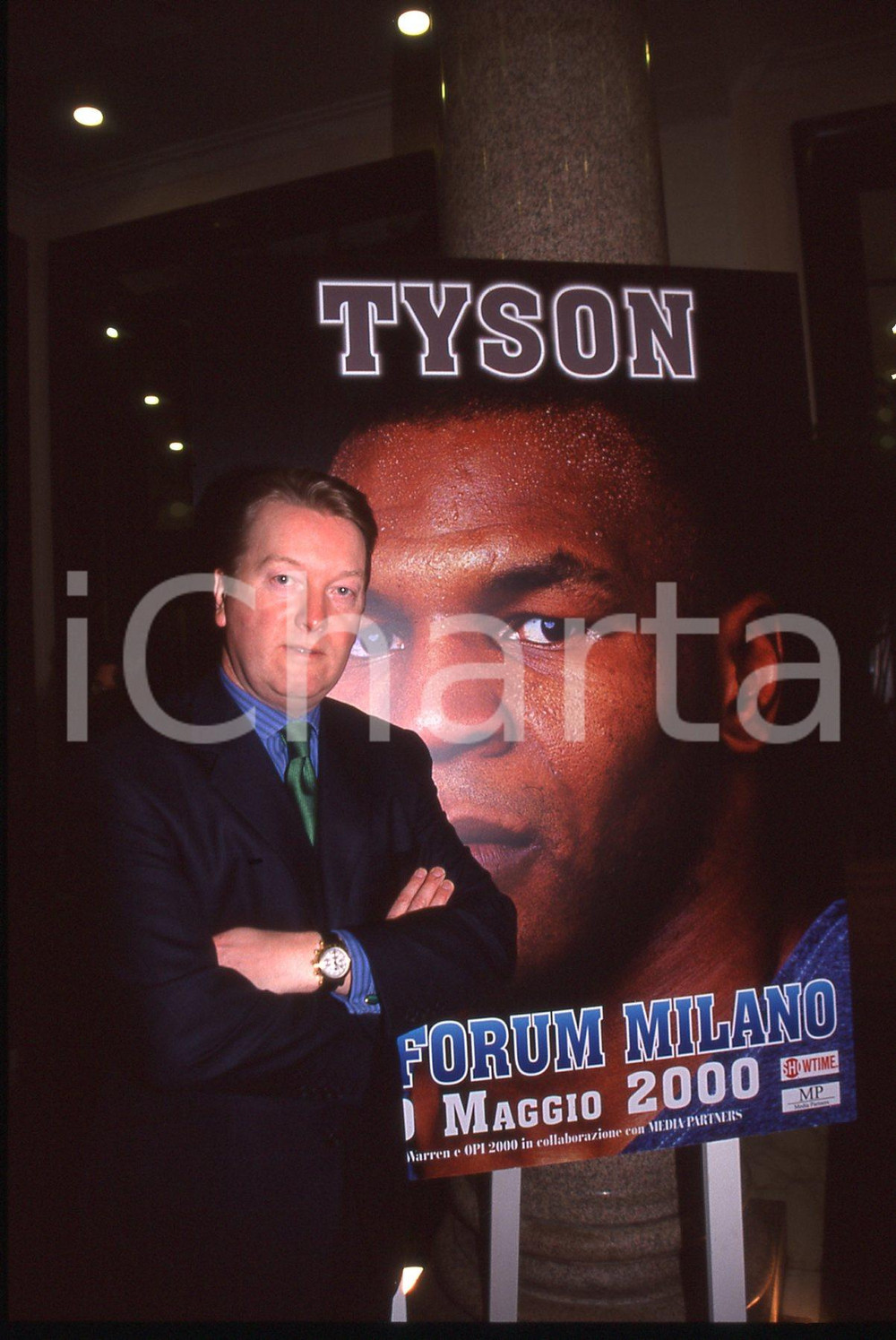 35mm vintage slide* 2000 MILANO Frank WARREN promuove incontro boxe Mike TYSON 2