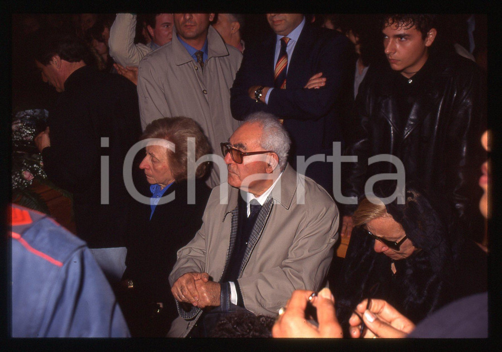35mm vintage slide* 1995 BUSTO ARSIZIO Funerali di Mia MARTINI Giuseppe BERTÉ 20