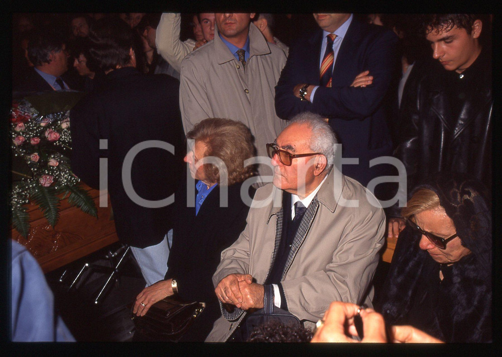 35mm vintage slide* 1995 BUSTO ARSIZIO Funerali di Mia MARTINI Giuseppe BERTÉ 3