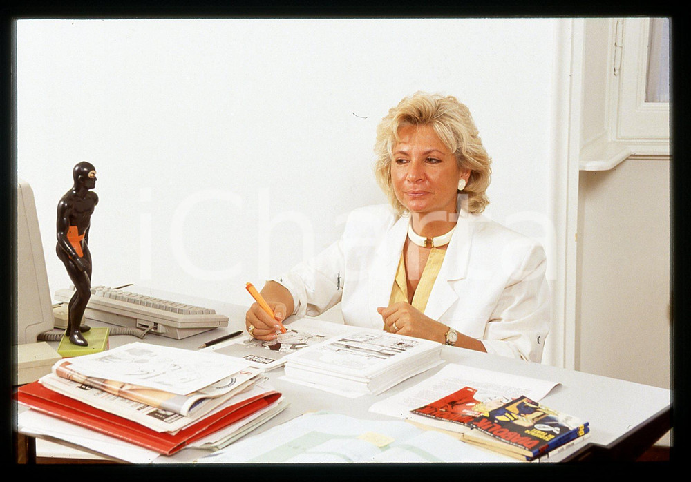 35mm vintage slide* 1992 MILANO - Patricia MARTINELLI Direttrice DIABOLIK (13)