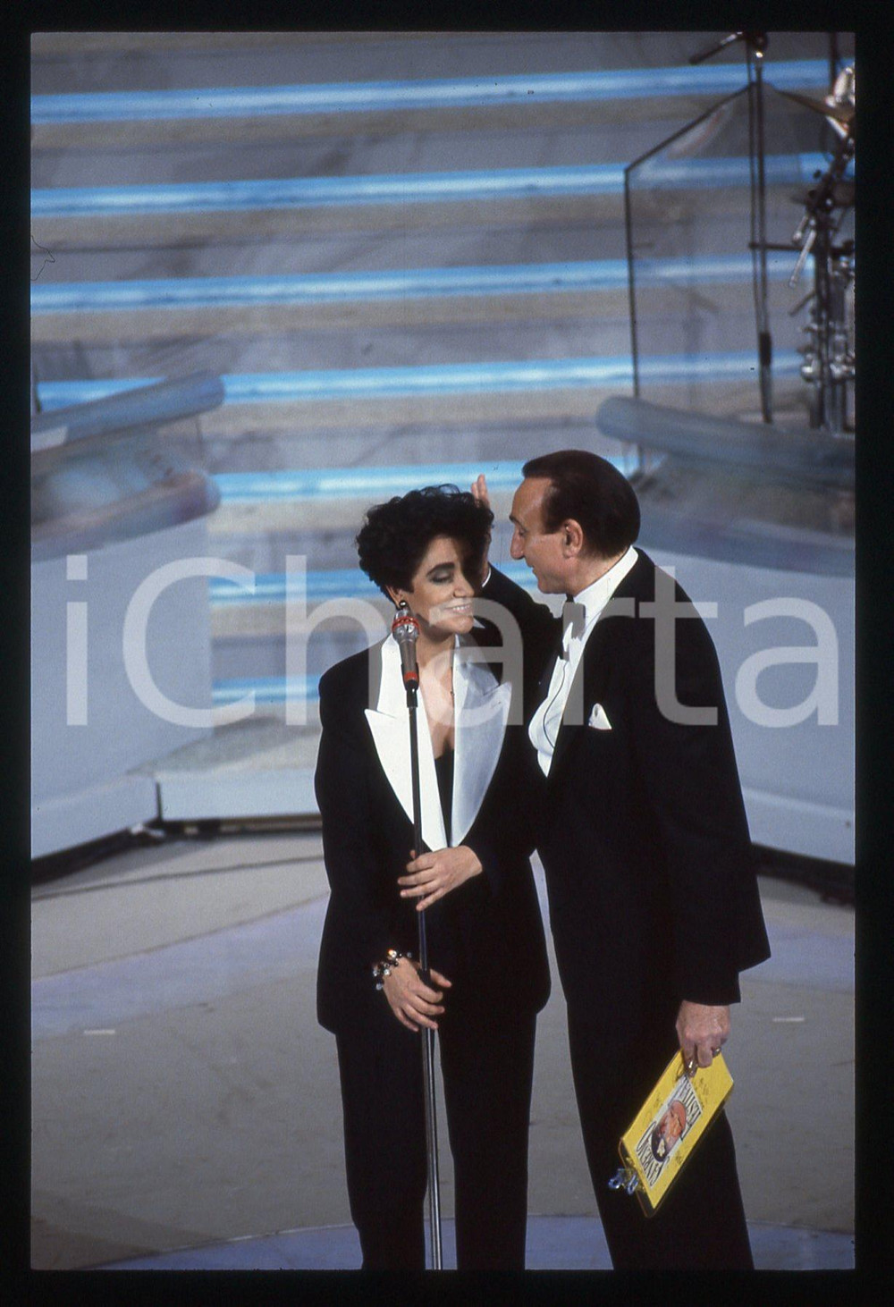 Fotografia d epoca originale 35mm vintage slide 1992 FESTIVAL SANREMO  Pippo BAUDO e Mia MARTINI 1