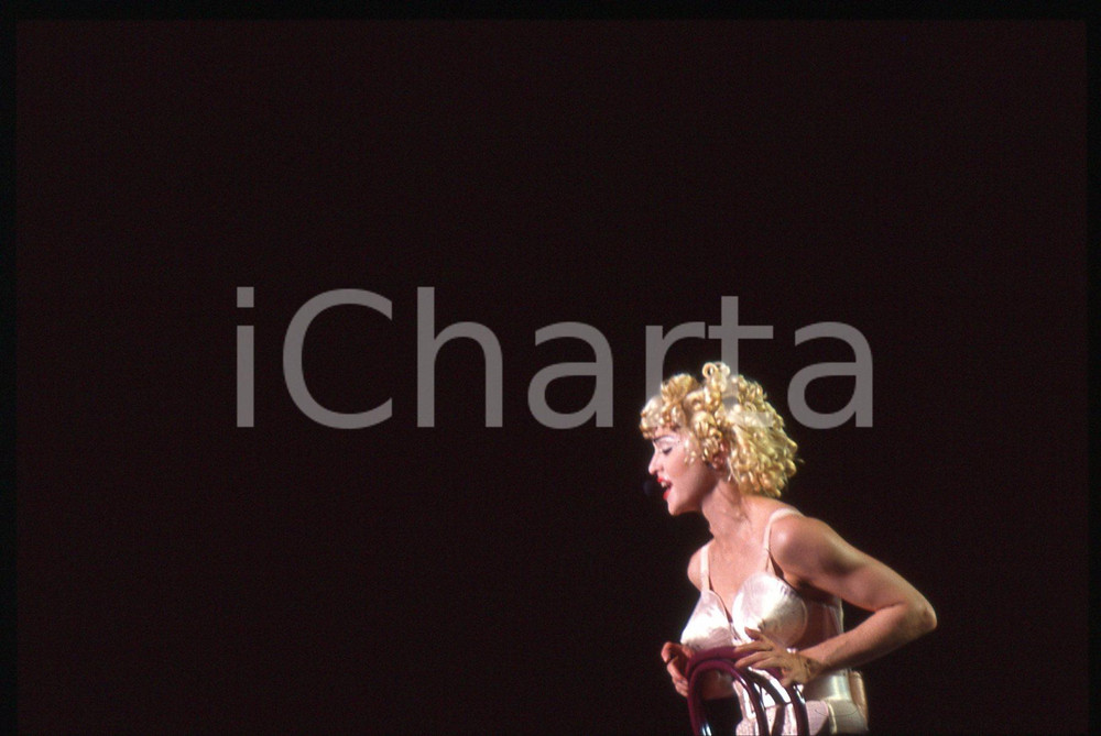 Fotografia d epoca originale 35mm vintage slide 1990 MADONNA Louise Veronica CICCONE BLONDE AMBITION TOUR 67 1