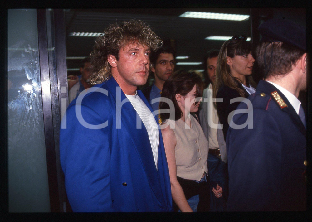 35mm vintage slide* 1995 ca COSTUME Shannen DOHERTY paparazzata in aeroporto 13