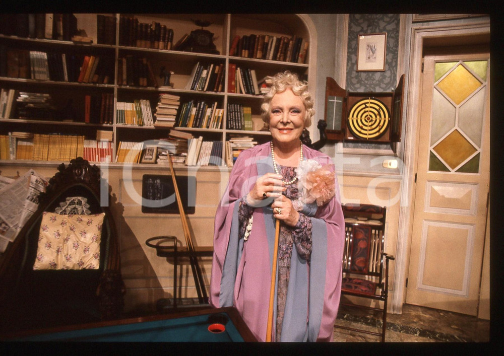 35mm vintage slide* 1990 RAI 2 - Caterina BORATTO a VILLA ARZILLA (2)