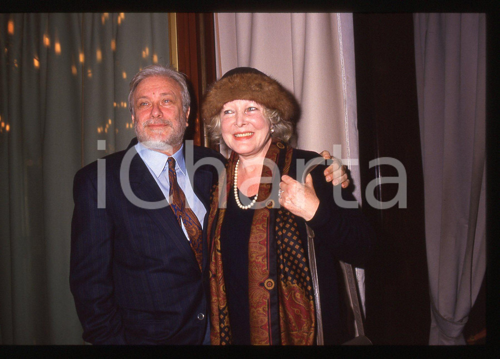 35mm vintage slide* 1988 COSTUME - Luciano DE CRESCENZO e Caterina BORATTO (4)