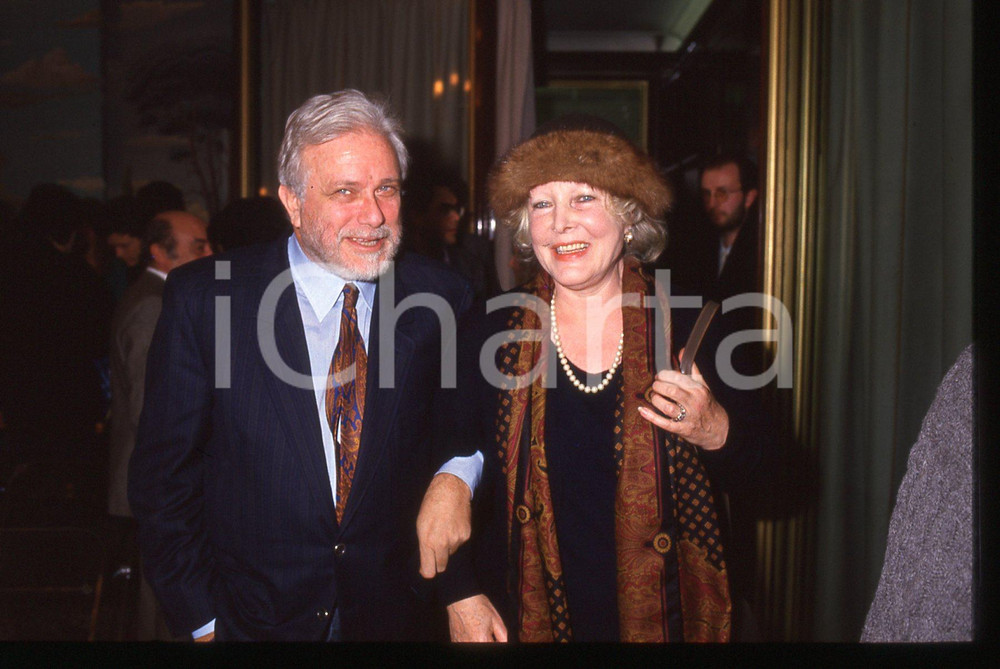 35mm vintage slide* 1988 COSTUME - Luciano DE CRESCENZO e Caterina BORATTO (6)
