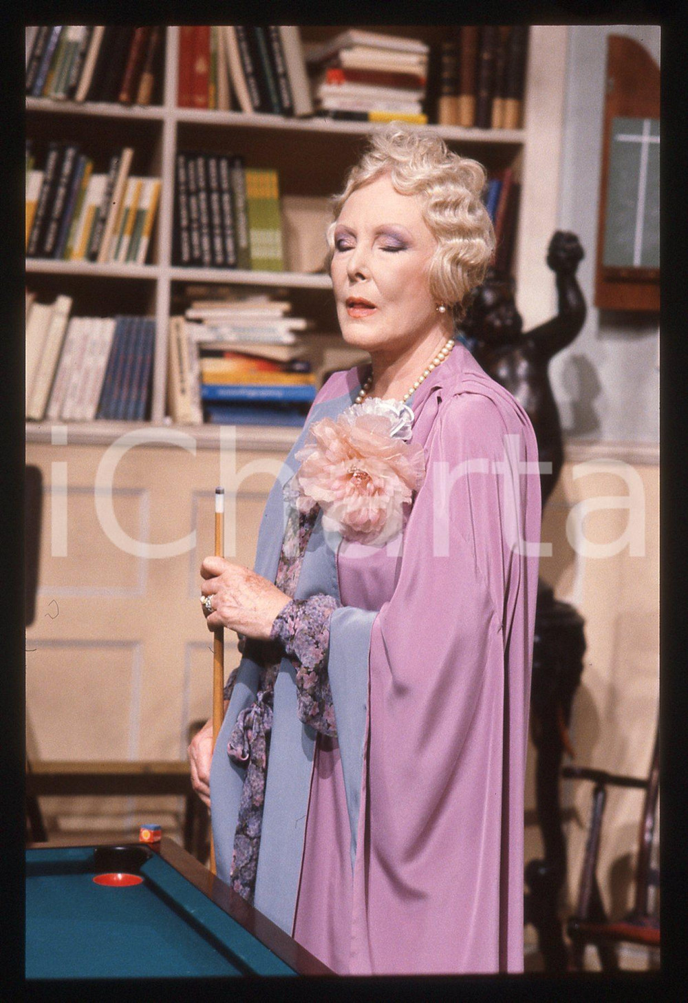 35mm vintage slide* 1990 RAI 2 - Caterina BORATTO a VILLA ARZILLA (38)