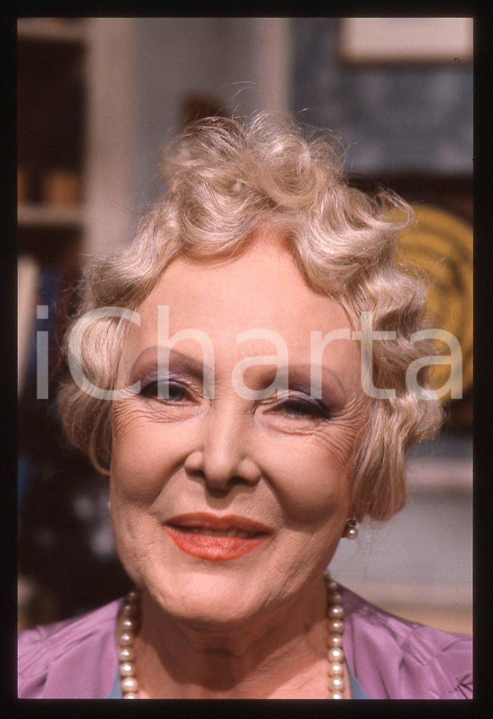 35mm vintage slide* 1990 RAI 2 - Caterina BORATTO a VILLA ARZILLA (25)