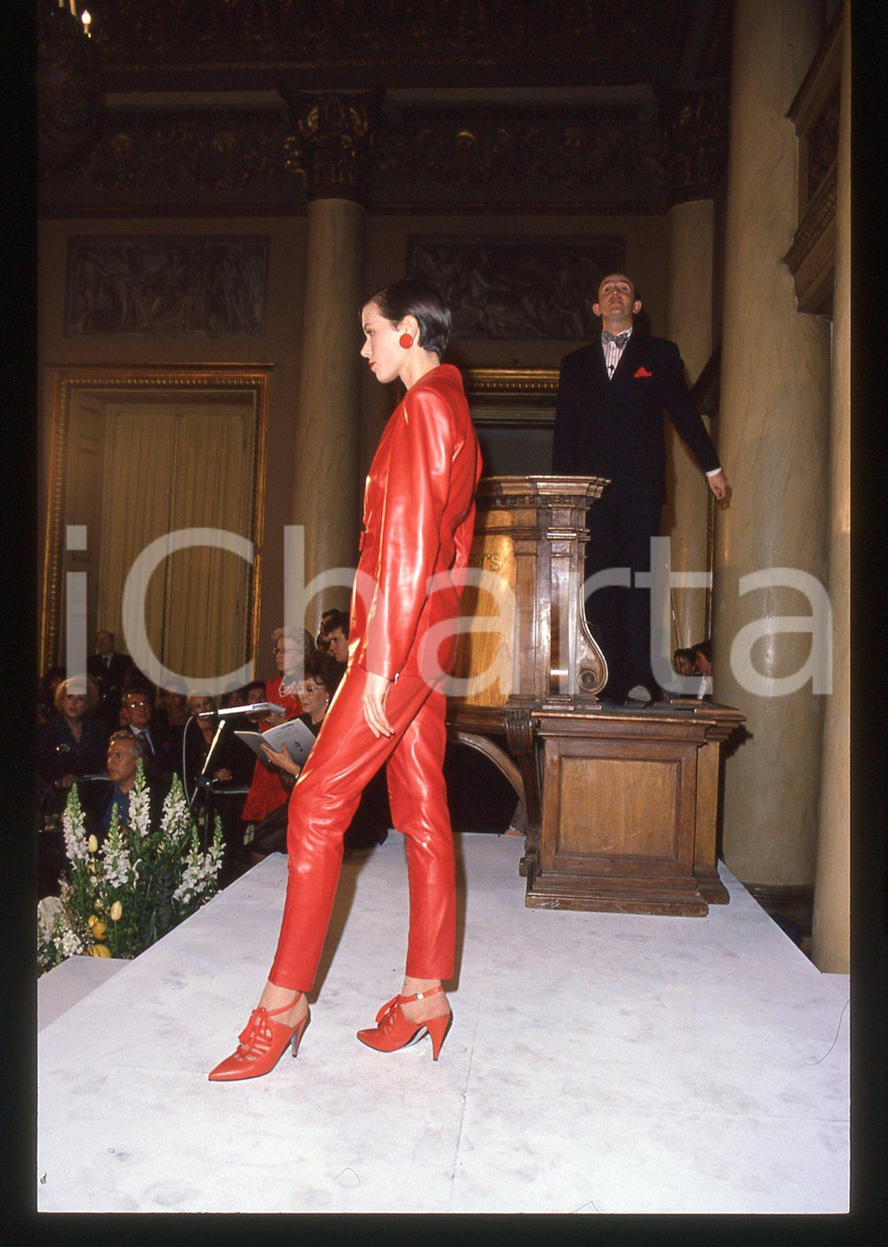 Fotografia d epoca originale 35mm vintage slide 1990 ca LONDRA  FASHION FOR AMNESTY at SOTHEBY S 3 1