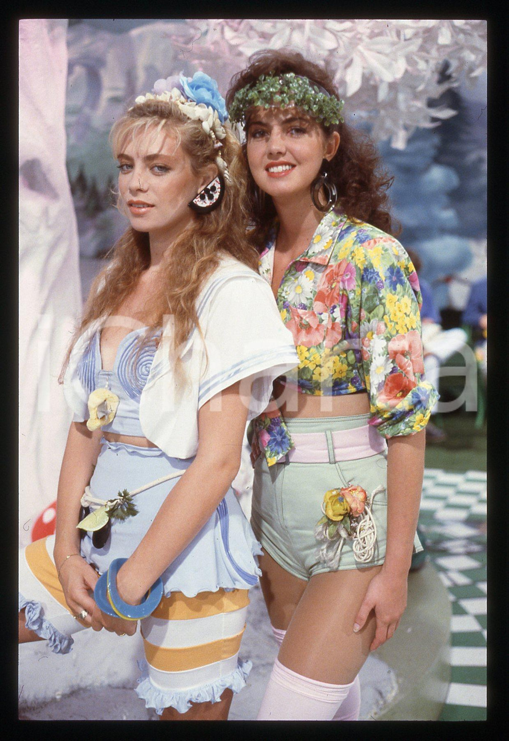 35mm vintage slide* 1990 ca COSTUME - Emanuela ENFI e Gabriella LUNGHI (2)