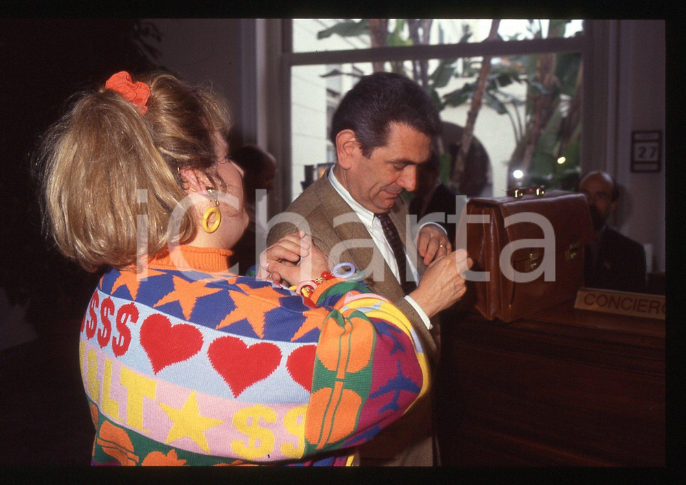 35mm vintage slide* 1992 STRISCIA LA NOTIZIA - Gianni FANTONI - GLADYS (3)