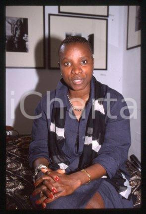 35mm vintage slide* 1995 ca MILAN Singer-songwriter actress Angélique KIDJO (5)