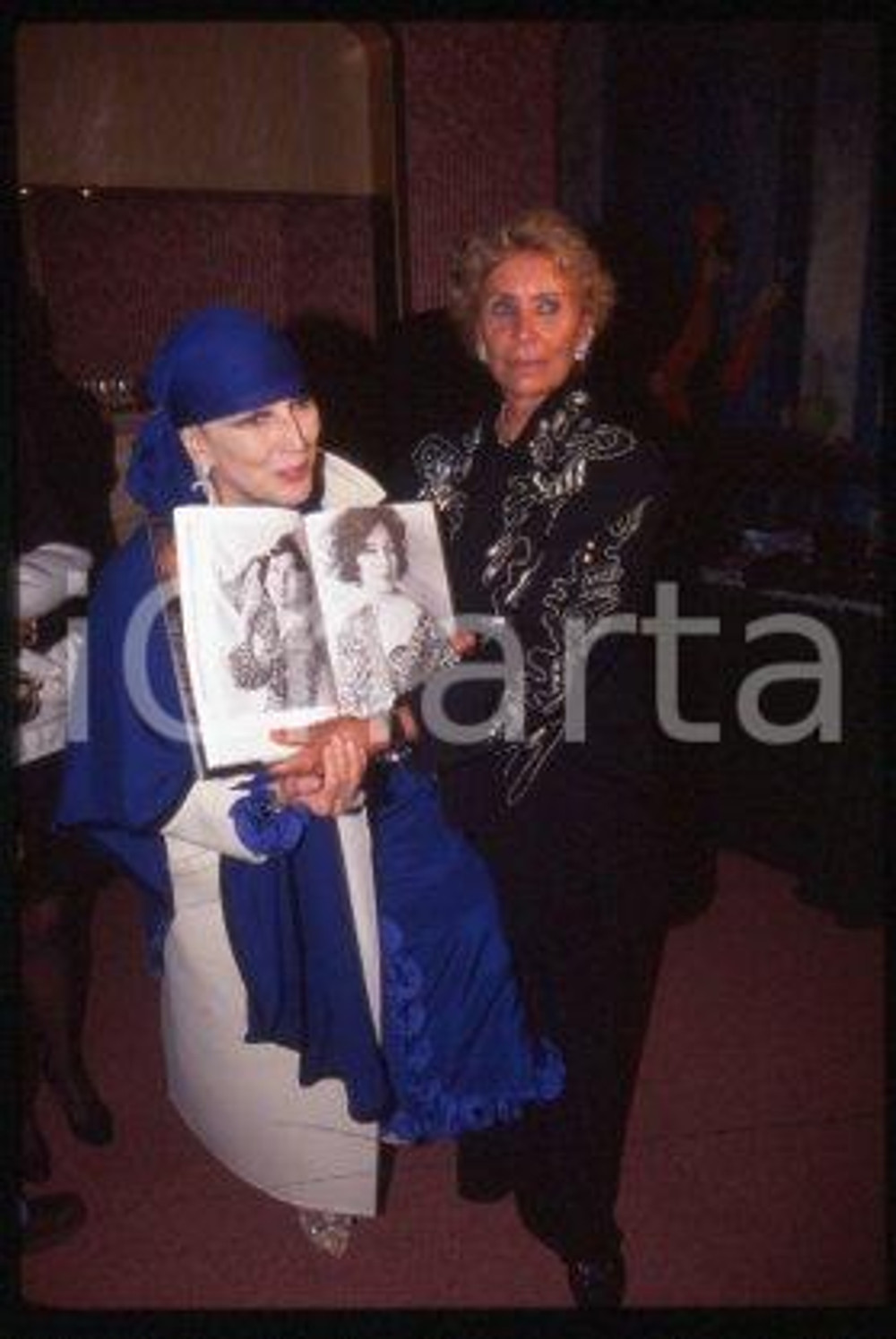 Chiara SAMUGHEO and Valentina CORTESE - ITALY 1990 ca * 35 mm vintage slide 7