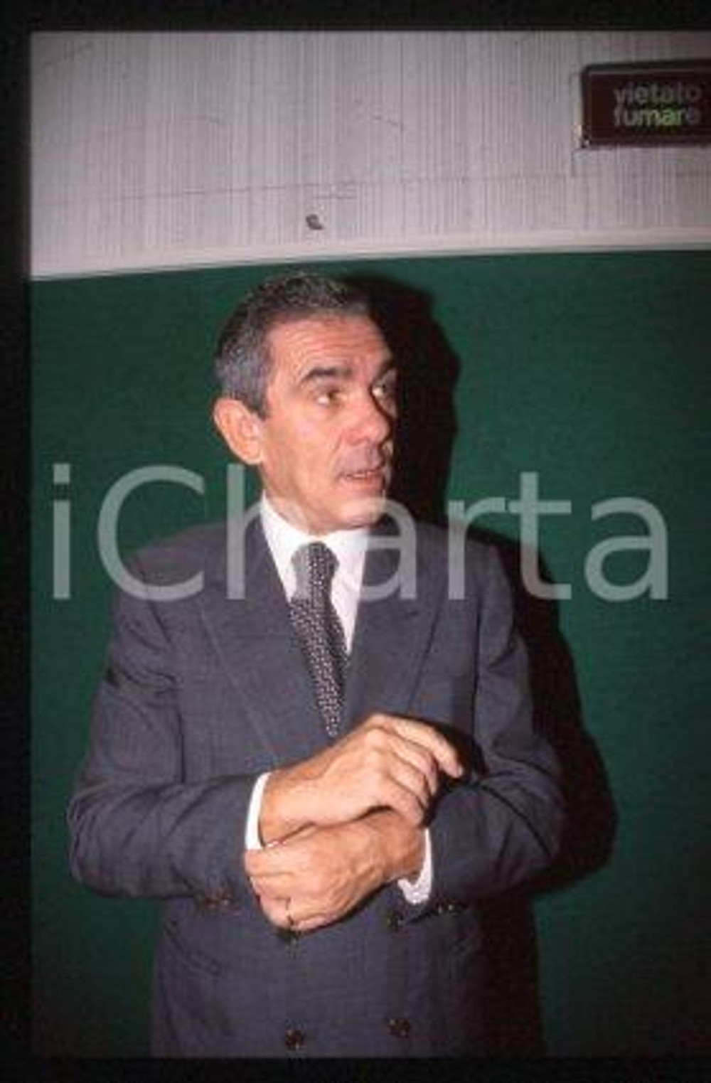 Ambrogio SFONDRINI - BANCA POPOLARE Bancario Ritratto 1998 *35mm vintage slide 4