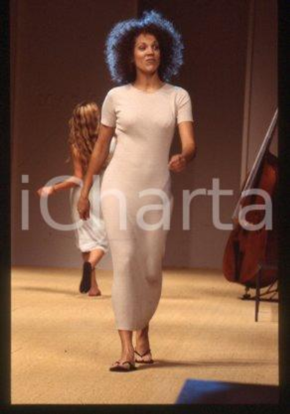 Tina JONES - MASKA collection Spring/Summer 99 MILAN 1998 * 35mm vintage slide 4