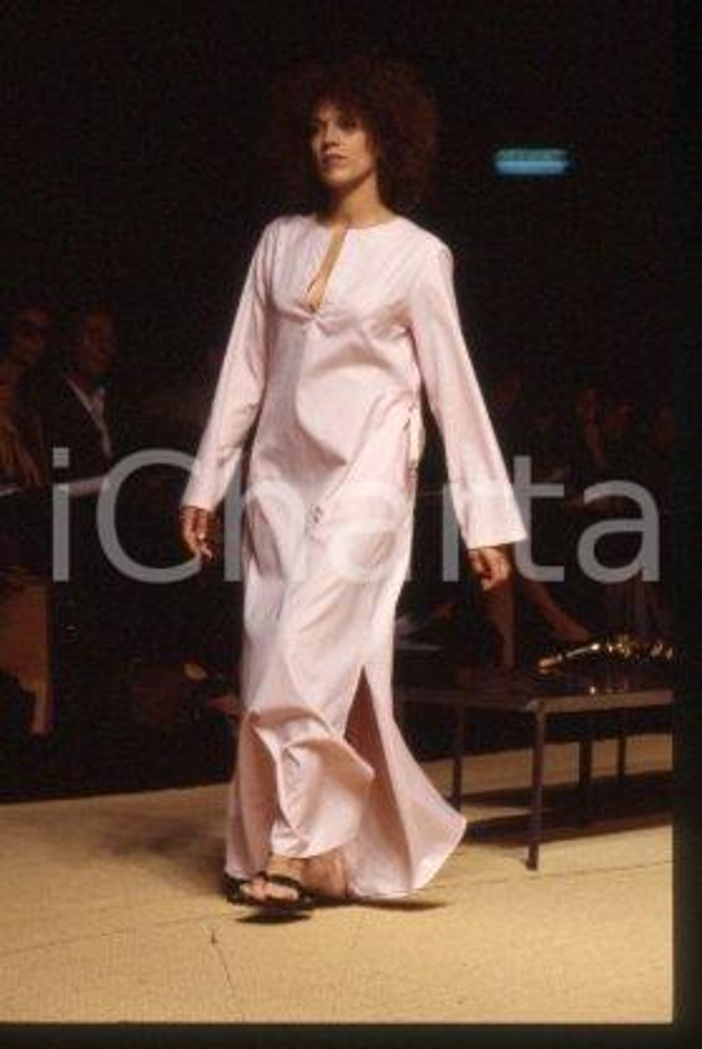 Tina JONES - MASKA collection Spring/Summer 99 MILAN 1998 * 35mm vintage slide 3