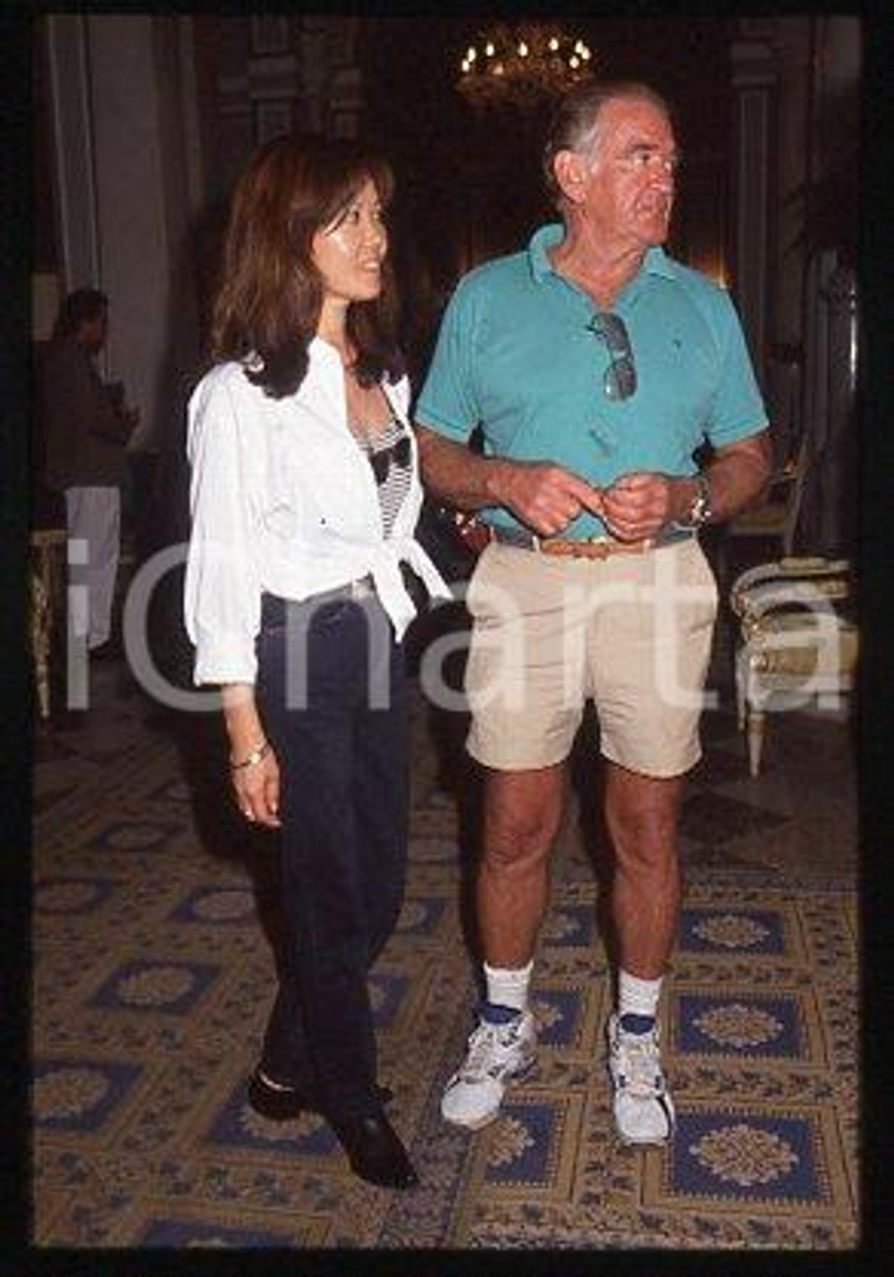 35mm vintage slide* 1999 ca ITALY Rod TAYLOR Australian actor & wife Carol (47)