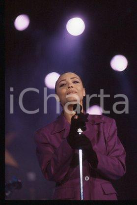 35mm vintage slide* 1990 ca MILAN Kim APPLEBY British singer-songwriter (6)