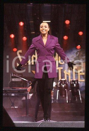 35mm vintage slide* 1990 ca MILAN Kim APPLEBY British singer-songwriter (18)