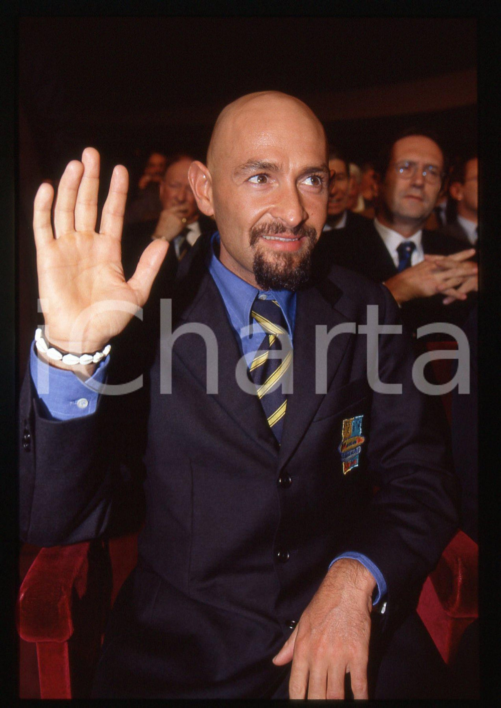Marco PANTANI - Presentazione GIRO D'ITALIA 1999 - 35 mm vintage slide 5 Diapositiva d'epoca, in formato 35 mm.CONDIZIONI: GOODE' severamente vietata la riproduzione. Tutti i diritti sono riservati.ICharta mette in vendita, sul negozio eBay e in esclusiva sul sito "icharta" il proprio archivio composto da numerose diapositive e negativi fotografici d'epoca, tutti originali e autentici, che attraversano la storia del costume italiano tra gli la fine degli anni Sessanta e Novanta.Si tratta di uno sguardo inedito sull'attualità, la politica, la vita quotidiana, il gossip e la cultura, che fotografa il cambiamento della nazione in quest'ultimo scorcio del XX secolo. Un'occasione unica per il mercato del collezionismo, che vede finalmente disponibile un archivio eccezionale per vastità, tematiche e condizioni, in un settore (il negativo fotografico e la diapositiva) di assoluta novità e dalle interessanti prospettive di investimento.  GOOD/buono   originale e autentica 1