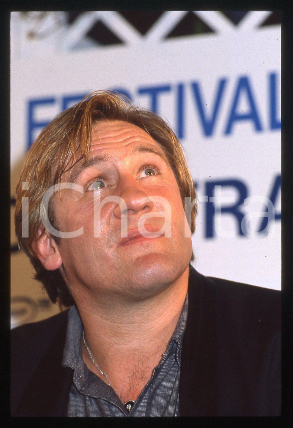35mm vintage slide* 1987 CANNES Gérard DEPARDIEU Conferenza al Festival (2)