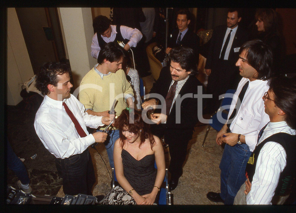 35mm vintage slide*1985 MODA Rolando ELISEI e il suo staff acconciano modella 2