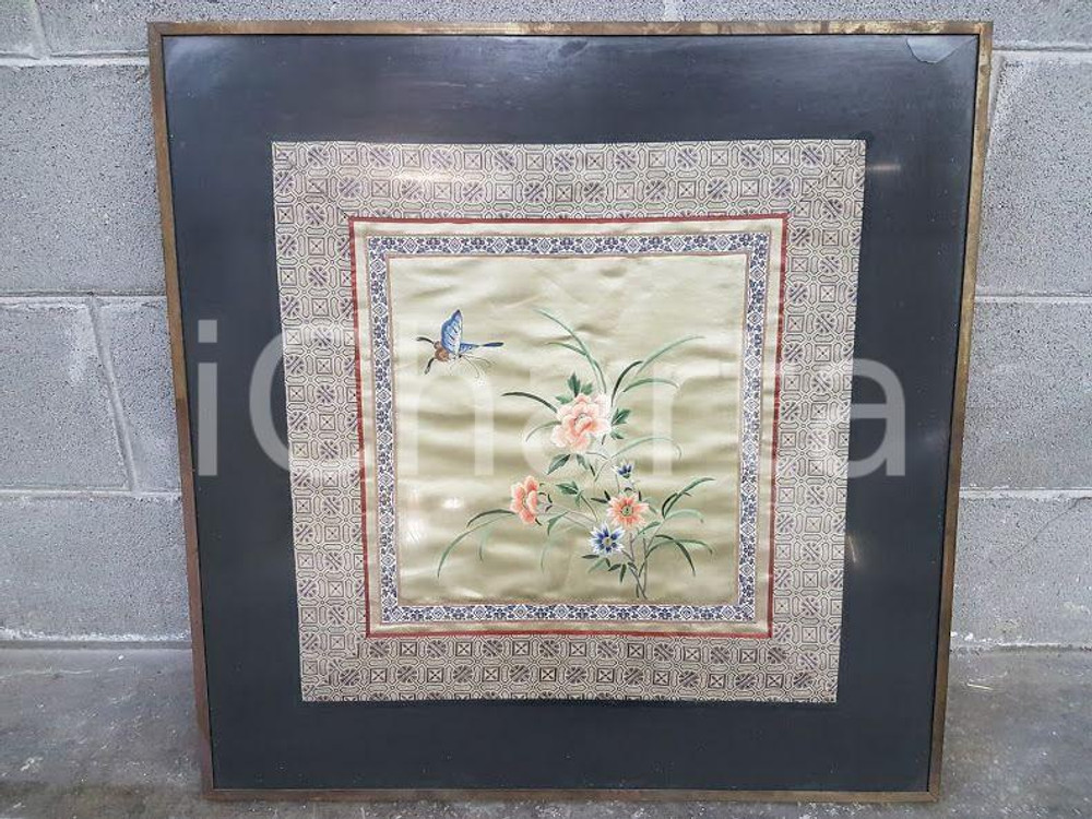 1970 ORIENTE VINTAGE Foulard seta ricamato incorniciato - quadro 65 x 65 cm