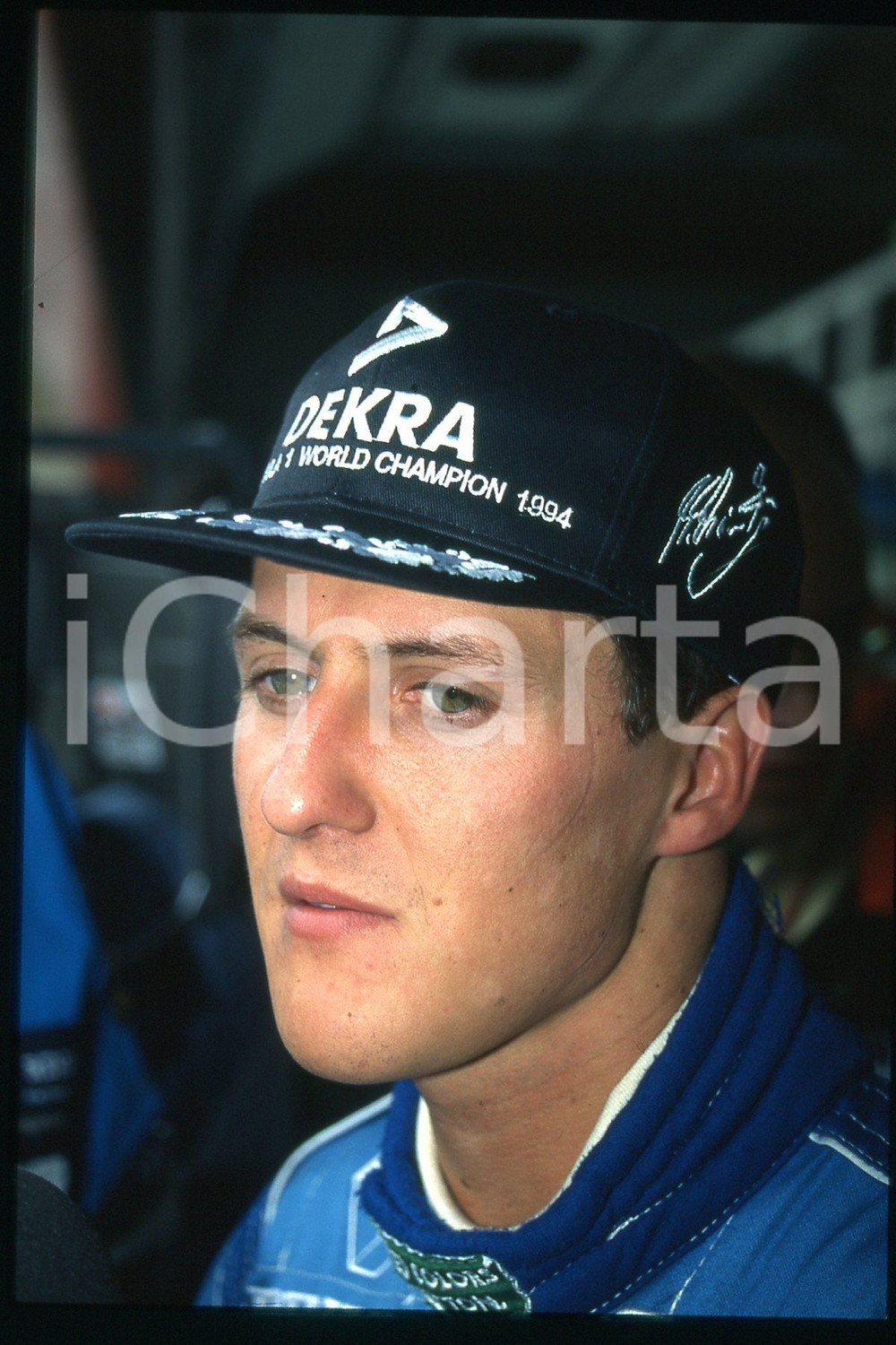 35mm vintage slide*1990ca FORMULA1 Michael SCHUMACHER MILD7 BENETTON RENAULT(66)  Diapositiva d'epoca, in formato 35 mm.CONDIZIONI: GOODE' severamente vietata la riproduzione. Tutti i diritti sono riservati.Nella diapositiva ICharta mette in vendita, sul negozio eBay e in esclusiva sul sito "icharta" il proprio archivio composto da numerose diapositive e negativi fotografici d'epoca, tutti originali e autentici, che attraversano la storia del costume italiano tra gli la fine degli anni Sessanta e Novanta.Si tratta di uno sguardo inedito sull'attualit&agrave;, la politica, la vita quotidiana, il gossip e la cultura, che fotografa il cambiamento della nazione in quest'ultimo scorcio del XX secolo. Un'occasione unica per il mercato del collezionismo, che vede finalmente disponibile un archivio eccezionale per vastit&agrave;, tematiche e condizioni, in un settore (il negativo fotografico e la diapositiva) di assoluta novit&agrave; e dalle interessanti prospettive di investimento.  FAIR/discreto   originale e autentica 1