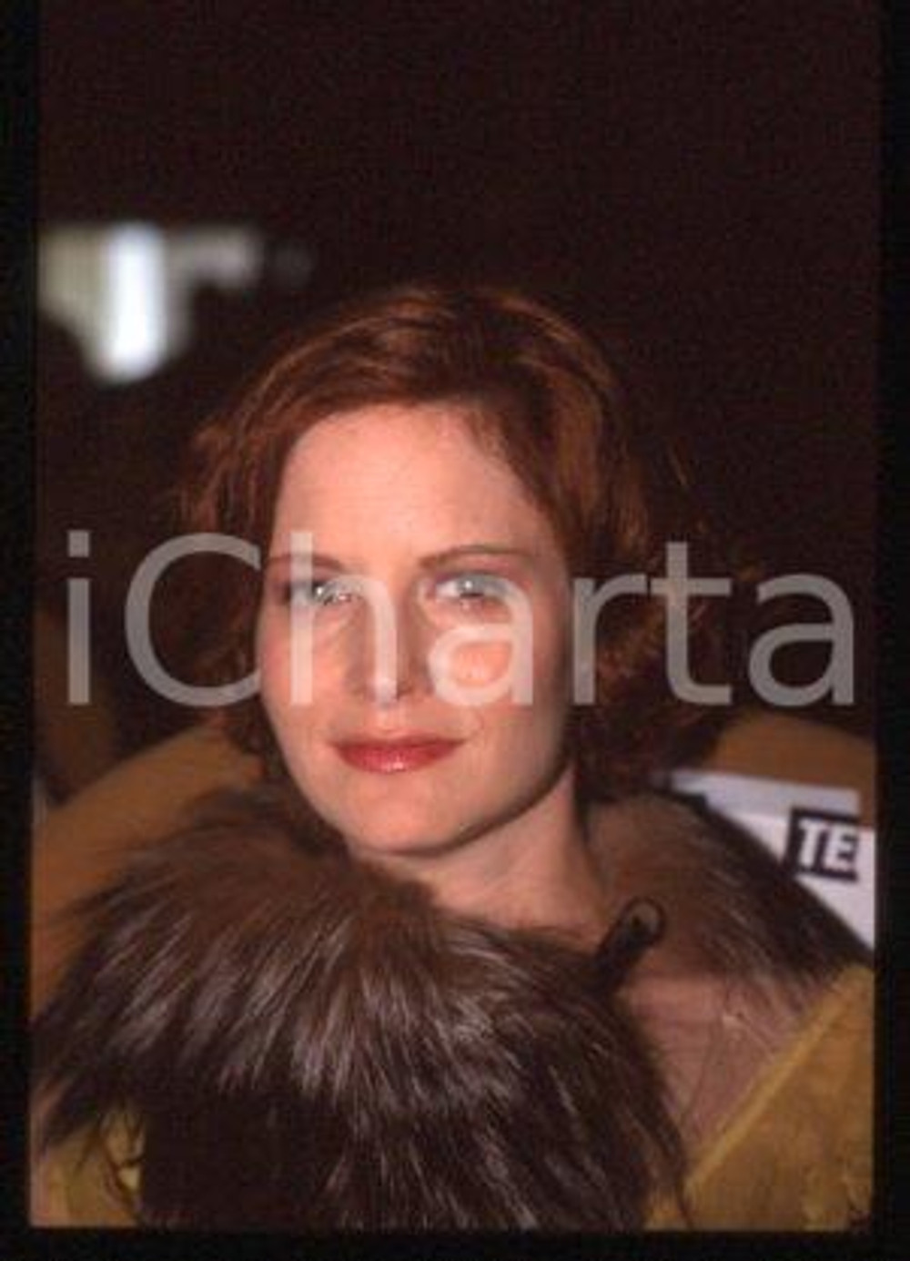 35mm vintage slide* 2000 VENICE Italy film festival Jennifer Jason LEIGH (118)  Diapositiva d'epoca, in formato 35 mm.CONDIZIONI: GOODE' severamente vietata la riproduzione. Tutti i diritti sono riservati.Nella diapositiva ICharta mette in vendita, sul negozio eBay e in esclusiva sul sito "icharta" il proprio archivio composto da numerose diapositive e negativi fotografici d'epoca, tutti originali e autentici, che attraversano la storia del costume italiano tra gli la fine degli anni Sessanta e Novanta.Si tratta di uno sguardo inedito sull'attualit&agrave;, la politica, la vita quotidiana, il gossip e la cultura, che fotografa il cambiamento della nazione in quest'ultimo scorcio del XX secolo. Un'occasione unica per il mercato del collezionismo, che vede finalmente disponibile un archivio eccezionale per vastit&agrave;, tematiche e condizioni, in un settore (il negativo fotografico e la diapositiva) di assoluta novit&agrave; e dalle interessanti prospettive di investimento.  FAIR/discreto   originale e autentica 1
