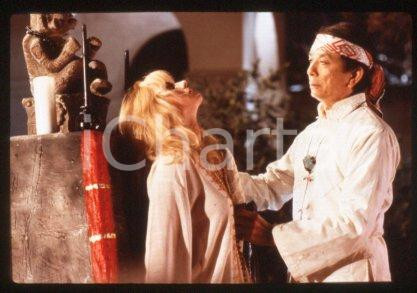 35mm vintage slide* 1989 CINEMA - "THE VINEYARD", James HONG, Michael WONG (18)  Diapositiva d'epoca, in formato 35 mm.CONDIZIONI: GOODE' severamente vietata la riproduzione. Tutti i diritti sono riservati.Nella diapositiva ICharta mette in vendita, sul negozio eBay e in esclusiva sul sito "icharta" il proprio archivio composto da numerose diapositive e negativi fotografici d'epoca, tutti originali e autentici, che attraversano la storia del costume italiano tra gli la fine degli anni Sessanta e Novanta.Si tratta di uno sguardo inedito sull'attualit&agrave;, la politica, la vita quotidiana, il gossip e la cultura, che fotografa il cambiamento della nazione in quest'ultimo scorcio del XX secolo. Un'occasione unica per il mercato del collezionismo, che vede finalmente disponibile un archivio eccezionale per vastit&agrave;, tematiche e condizioni, in un settore (il negativo fotografico e la diapositiva) di assoluta novit&agrave; e dalle interessanti prospettive di investimento. GOOD/buono   originale e autentica 1