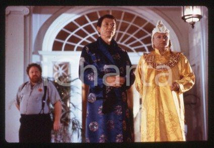 35mm vintage slide* 1989 CINEMA - "THE VINEYARD", James HONG, Michael WONG (15)  Diapositiva d'epoca, in formato 35 mm.CONDIZIONI: GOODE' severamente vietata la riproduzione. Tutti i diritti sono riservati.Nella diapositiva ICharta mette in vendita, sul negozio eBay e in esclusiva sul sito "icharta" il proprio archivio composto da numerose diapositive e negativi fotografici d'epoca, tutti originali e autentici, che attraversano la storia del costume italiano tra gli la fine degli anni Sessanta e Novanta.Si tratta di uno sguardo inedito sull'attualit&agrave;, la politica, la vita quotidiana, il gossip e la cultura, che fotografa il cambiamento della nazione in quest'ultimo scorcio del XX secolo. Un'occasione unica per il mercato del collezionismo, che vede finalmente disponibile un archivio eccezionale per vastit&agrave;, tematiche e condizioni, in un settore (il negativo fotografico e la diapositiva) di assoluta novit&agrave; e dalle interessanti prospettive di investimento. GOOD/buono   originale e autentica 1