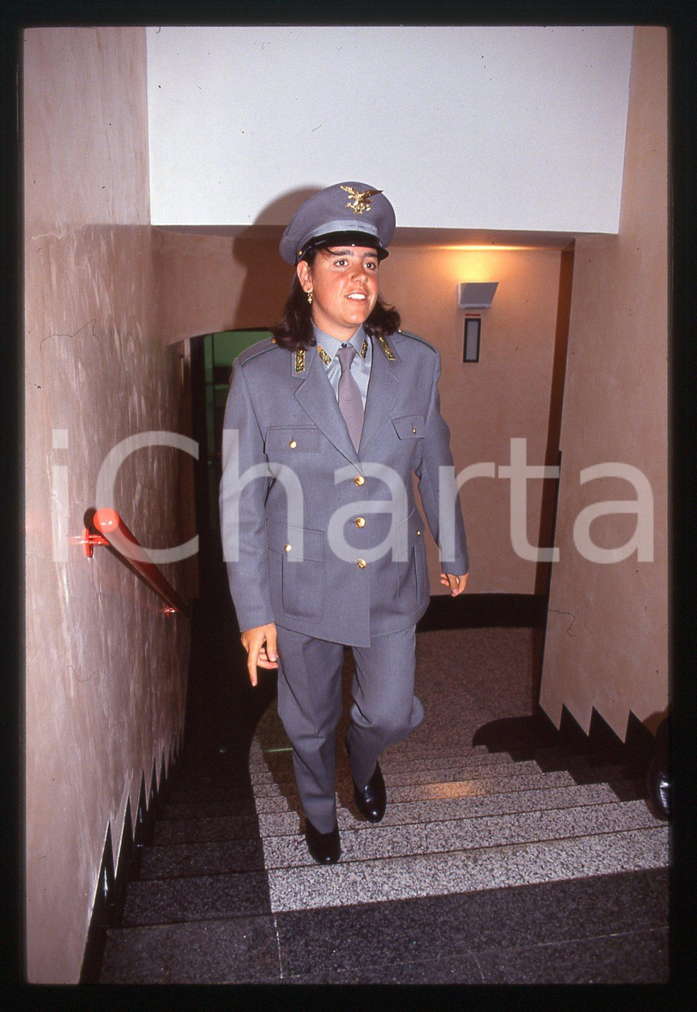 Fotografia d epoca originale Deborah COMPAGNONI in divisa GUARDIA DI FINANZA  1995 ca 35 mm vintage slide 16 1