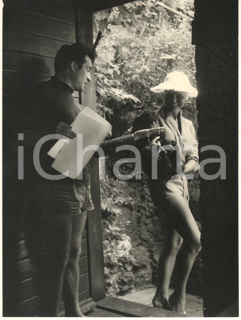 Fotografia d epoca originale 1958 SAN FRUTTUOSO Ugo TOGNAZZI e Caprice CHANTAL presso un capanno  Foto RARA 1