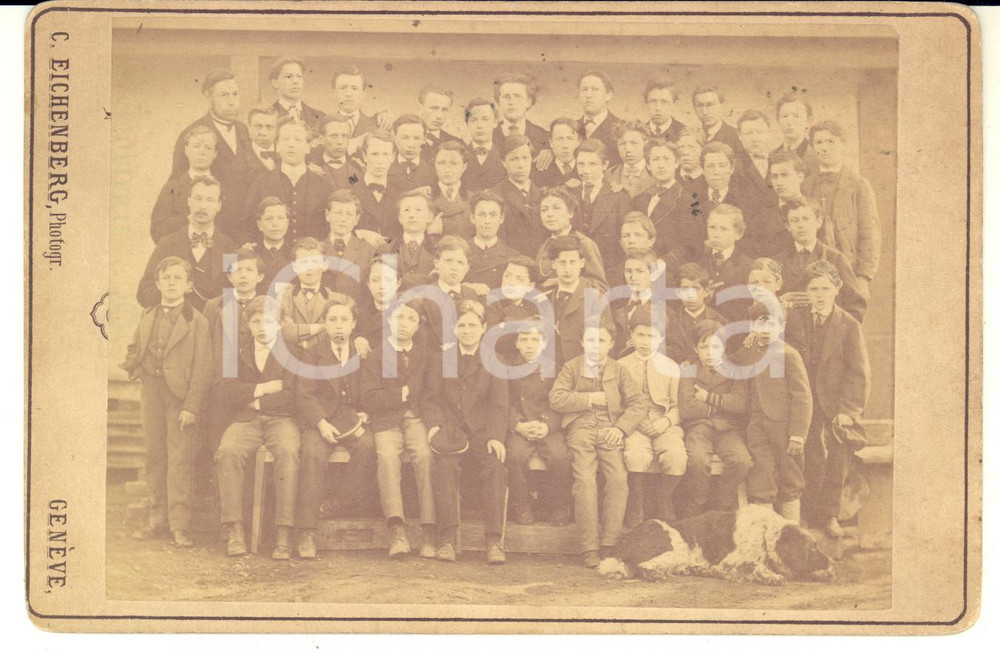1873 LA NEUVEVILLE (CH) Collegio MORGENTHALER - Allievi - Foto RARA 17x11  Rara fotografia d'epoca, su cartoncino rigido, con didascalia manoscritta al verso.Vi &egrave; ritratto, tra gli alunni, Mario Vianini, che vi fu ospite dal 1871 al 1873.CONDIZIONI: G (lievi puntinature)FOTOGRAFO: C. Eichenberg - Gen&egrave;veFORMATO: 16x11 cm    originale e autentica 1