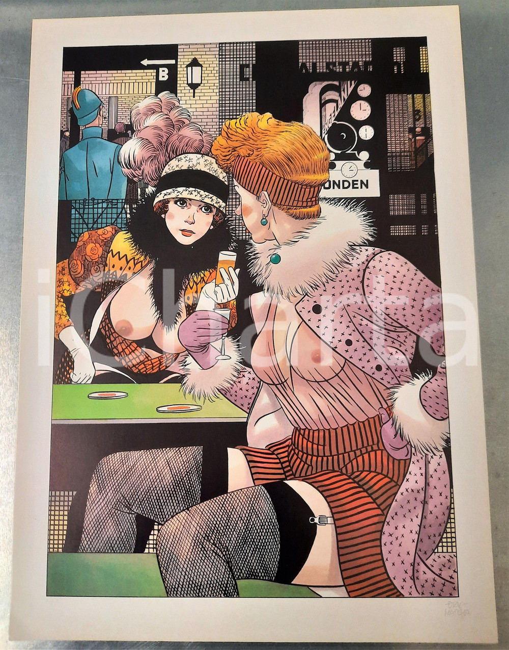 1991 Dick MATENA - Das Leben am Bahnhof - SIGNED EROTIC colour print (8) n. 208 Tavola a colori numerata e firmata in originale dall'illustratore olandese Dick Matena. La tavola proviene dal portfolio "Das Leben am Bahnhof ", edito nel 1991 in tiratura limitata di 400 esemplari. La tavola proviene dall'esemplare n&deg; 208.EDITORE: ArborisFORMATO: 33x46 cmCONDIZIONI: G (ma lieve piegatura angolare)    originale e autentica 1