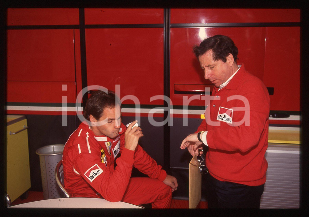 Gerhard BERGER e Jean TODT - scuderia FERRARI - 1995 ca 35 mm vintage slide Diapositiva d'epoca, in formato 35 mm.CONDIZIONI: GOODE' severamente vietata la riproduzione. Tutti i diritti sono riservati.ICharta mette in vendita, sul negozio eBay e in esclusiva sul sito "icharta" il proprio archivio composto da numerose diapositive e negativi fotografici d'epoca, tutti originali e autentici, che attraversano la storia del costume italiano tra gli la fine degli anni Sessanta e Novanta.Si tratta di uno sguardo inedito sull'attualità, la politica, la vita quotidiana, il gossip e la cultura, che fotografa il cambiamento della nazione in quest'ultimo scorcio del XX secolo. Un'occasione unica per il mercato del collezionismo, che vede finalmente disponibile un archivio eccezionale per vastità, tematiche e condizioni, in un settore (il negativo fotografico e la diapositiva) di assoluta novità e dalle interessanti prospettive di investimento.  GOOD/buono   originale e autentica 1