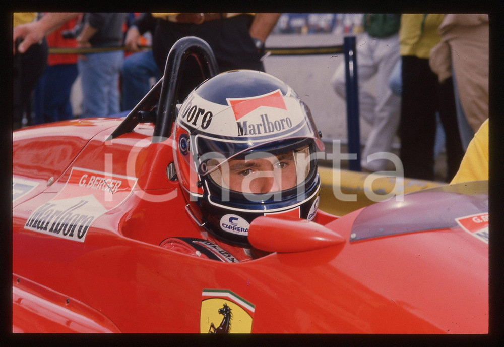 Gerhard BERGER - F1 Pilota scuderia FERRARI - 1995 ca 35 mm vintage slide 17 Diapositiva d'epoca, in formato 35 mm.CONDIZIONI: GOODE' severamente vietata la riproduzione. Tutti i diritti sono riservati.ICharta mette in vendita, sul negozio eBay e in esclusiva sul sito "icharta" il proprio archivio composto da numerose diapositive e negativi fotografici d'epoca, tutti originali e autentici, che attraversano la storia del costume italiano tra gli la fine degli anni Sessanta e Novanta.Si tratta di uno sguardo inedito sull'attualità, la politica, la vita quotidiana, il gossip e la cultura, che fotografa il cambiamento della nazione in quest'ultimo scorcio del XX secolo. Un'occasione unica per il mercato del collezionismo, che vede finalmente disponibile un archivio eccezionale per vastità, tematiche e condizioni, in un settore (il negativo fotografico e la diapositiva) di assoluta novità e dalle interessanti prospettive di investimento.  GOOD/buono   originale e autentica 1