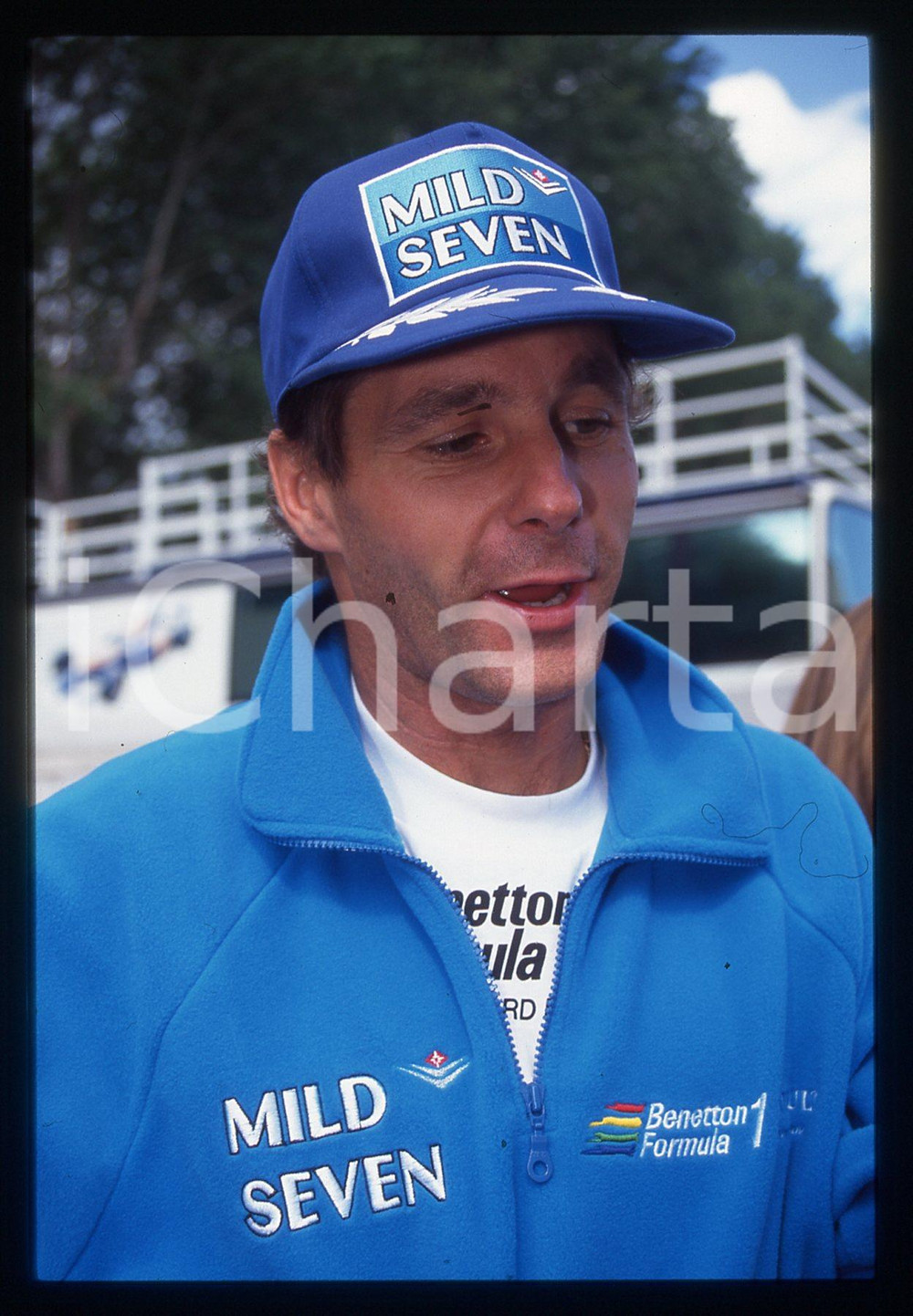 Gerhard BERGER - F1 Pilota scuderia BENETTON - 1996 35 mm vintage slide 4 Diapositiva d'epoca, in formato 35 mm.CONDIZIONI: GOODE' severamente vietata la riproduzione. Tutti i diritti sono riservati.ICharta mette in vendita, sul negozio eBay e in esclusiva sul sito "icharta" il proprio archivio composto da numerose diapositive e negativi fotografici d'epoca, tutti originali e autentici, che attraversano la storia del costume italiano tra gli la fine degli anni Sessanta e Novanta.Si tratta di uno sguardo inedito sull'attualità, la politica, la vita quotidiana, il gossip e la cultura, che fotografa il cambiamento della nazione in quest'ultimo scorcio del XX secolo. Un'occasione unica per il mercato del collezionismo, che vede finalmente disponibile un archivio eccezionale per vastità, tematiche e condizioni, in un settore (il negativo fotografico e la diapositiva) di assoluta novità e dalle interessanti prospettive di investimento.  GOOD/buono   originale e autentica 1